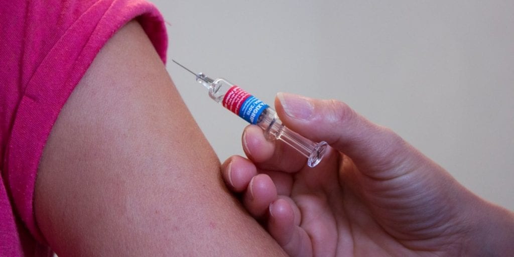 Esquema de vacunación continuará en medio de la cuarentena