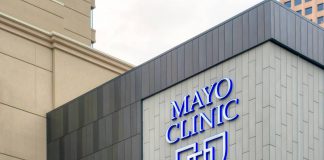 Por no vacunarse! Clínica Mayo despide a 700 empleados